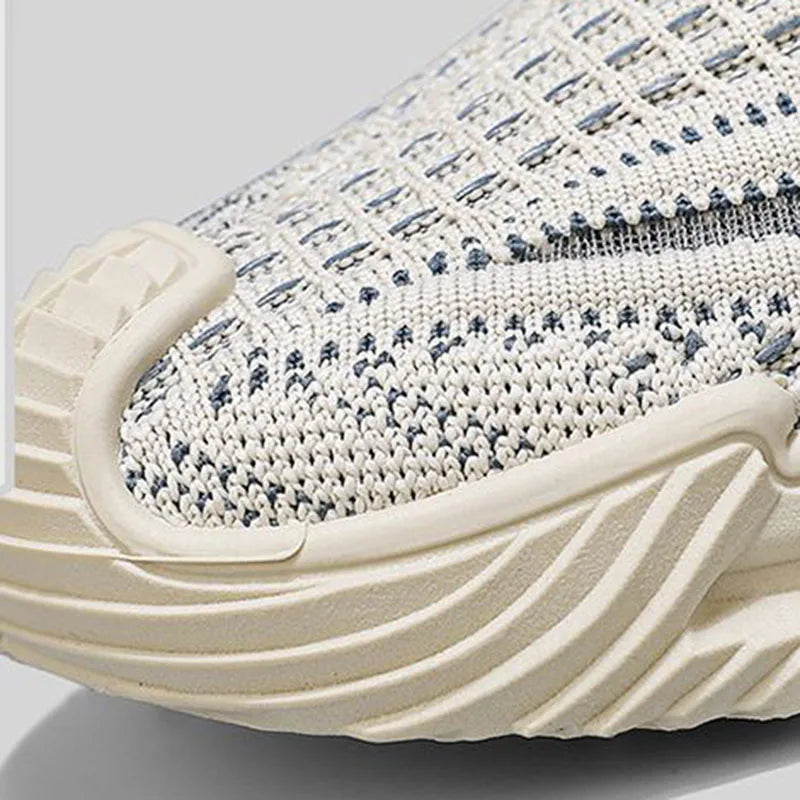 New Fashion Men Casual Sport Running Sneakers Flying Woven
